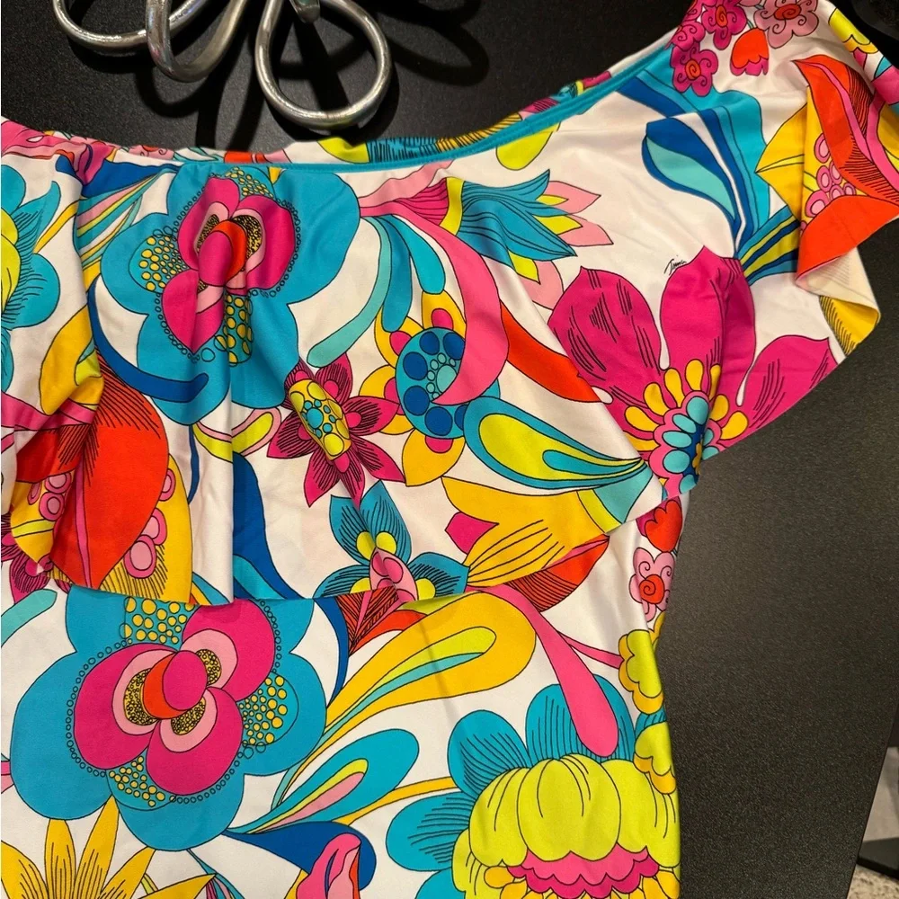 Gorgeous Trina Turk Fontaine Bandeau Ruffle One-Piece Size 14 NWT - Picture 11 of 16